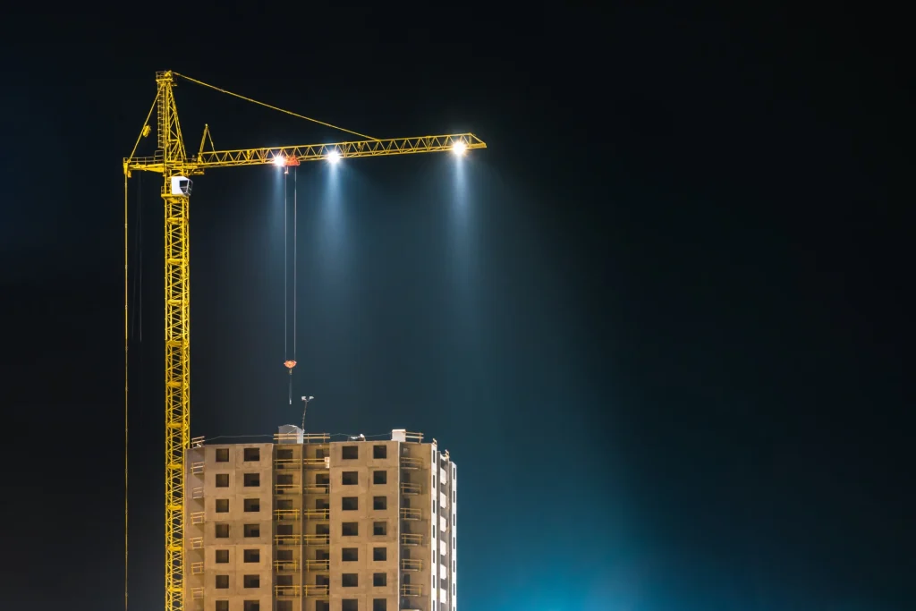Iluminación en una obra o construcción